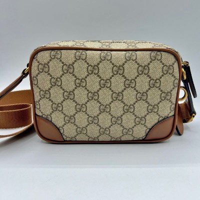 Super Mini borsa GG Emblem Gucci